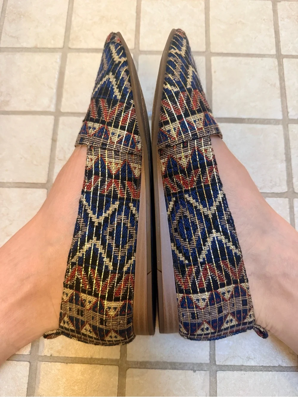 Woven Pointed-Toe Lucky Brand Flats in Navy, Red, and Gold - size 6